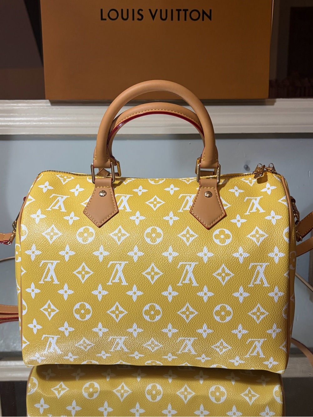 Louis Vuitton Yellow & White Monogram Speedy 40 Bandoulière Crossbody - Picture 4 of 9